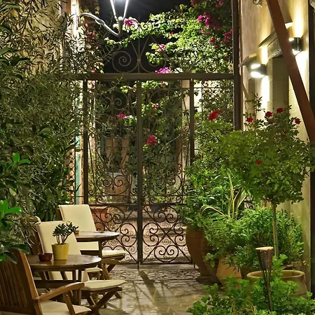 Ionas Boutique La Canea